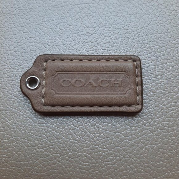 Coach Hang Tag - Picture 1 of 4